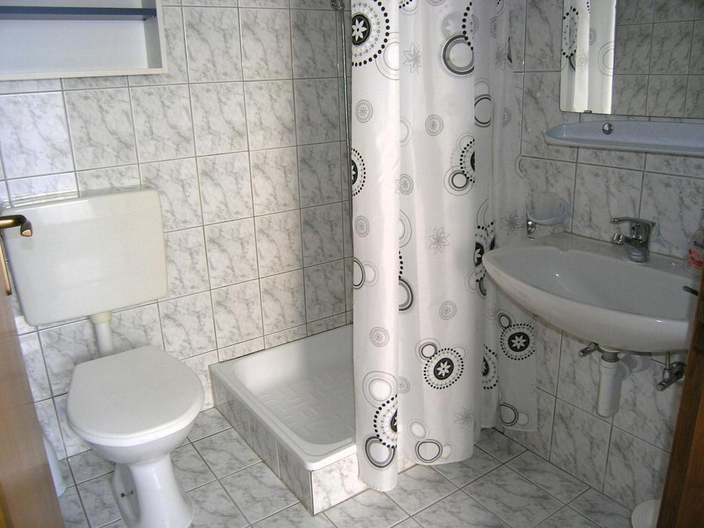 Apartmani Dolencic Krk Town Exterior photo